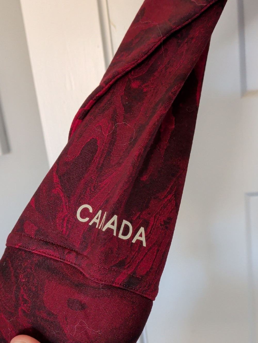 NWT All Yours Cropped Hoodie Team Canada - Picture 4 of 6